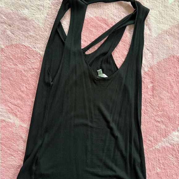 Guess Ribbed Cutout Tank - Picture 2 of 3